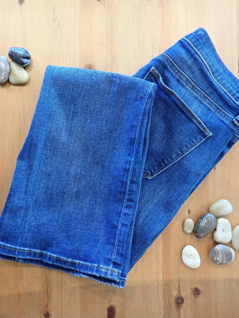 GAP-- Mid Rise Baby Boot - Medium Wash Blue Jeans - 29R